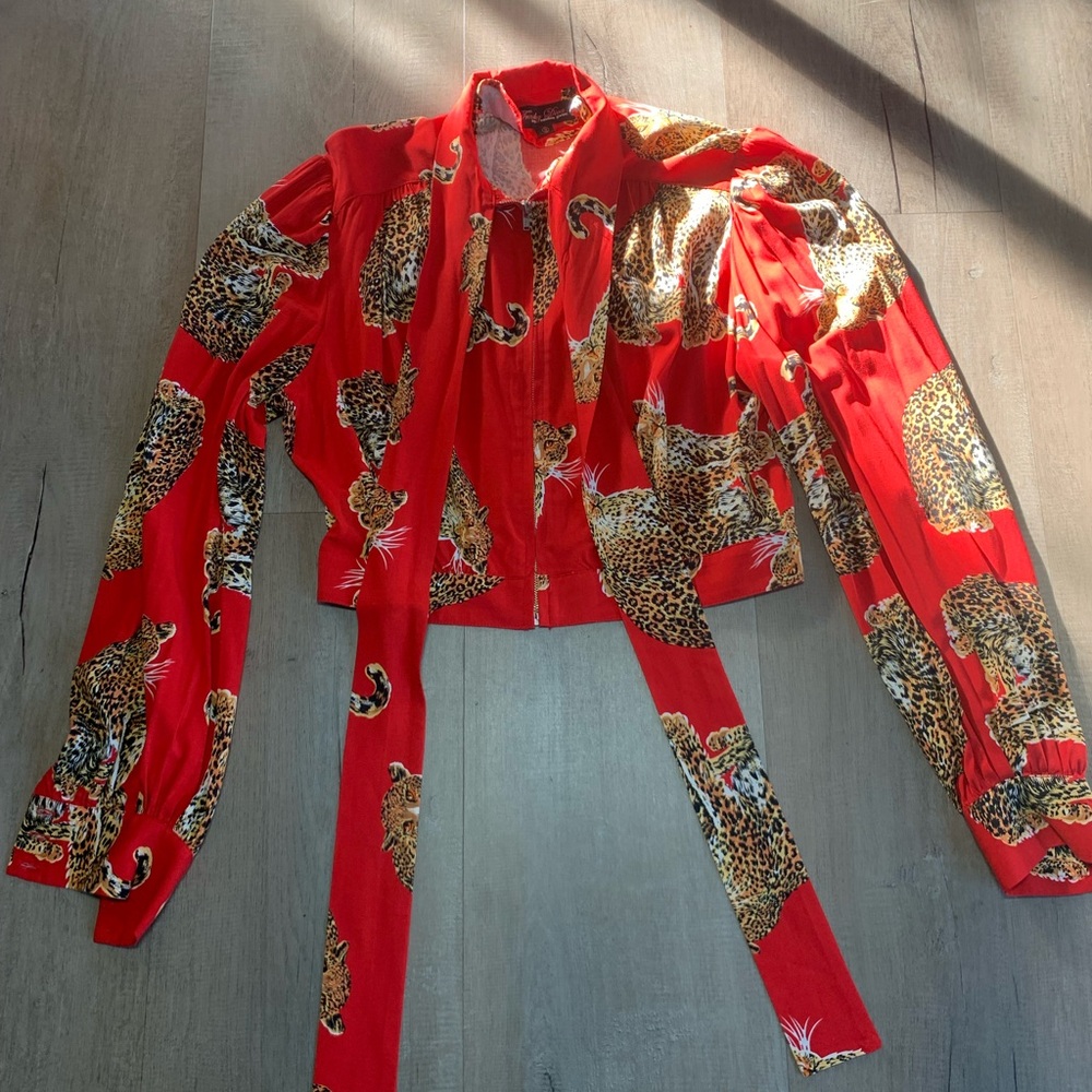 Size 12 Trashy Diva Red Leopards zip front blouse with tie
